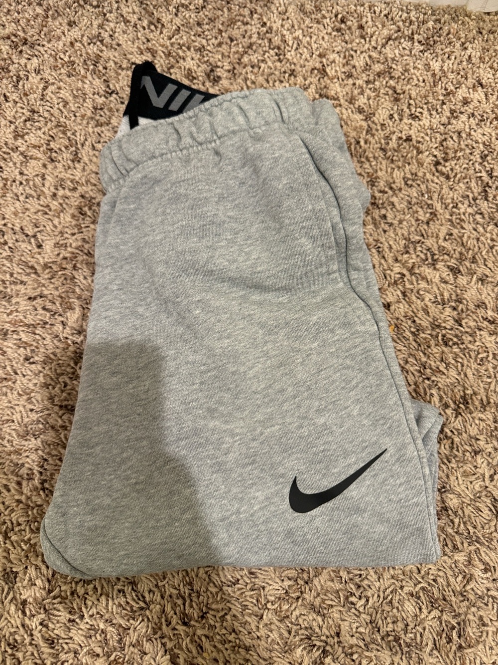 Nike Grey Sweatpants with Black Swoosh -Men’s small